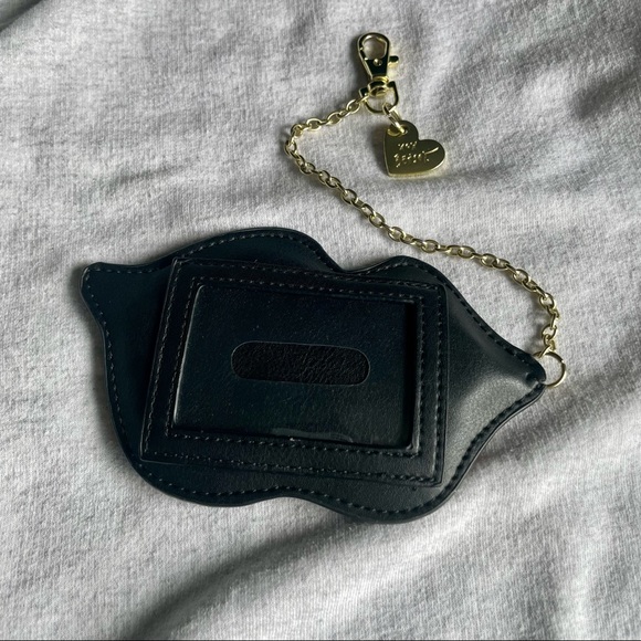 Betsy Johnson Furry Red Lip ID HOLDER or KEY - Picture 2 of 4